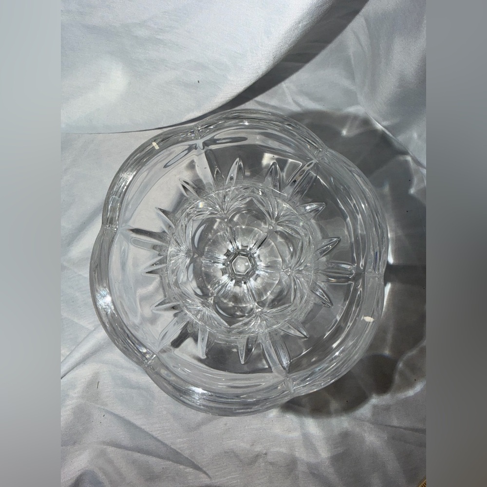Vintage Royal Limited 24% Lead Crystal Tulip Vase 8" - Made in Czech Republic - Picture 2 of 7